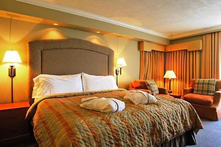 Queen Victoria Hotel & Suites