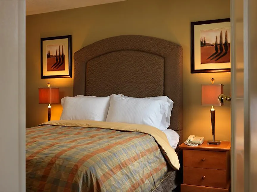 Queen Victoria Hotel & Suites