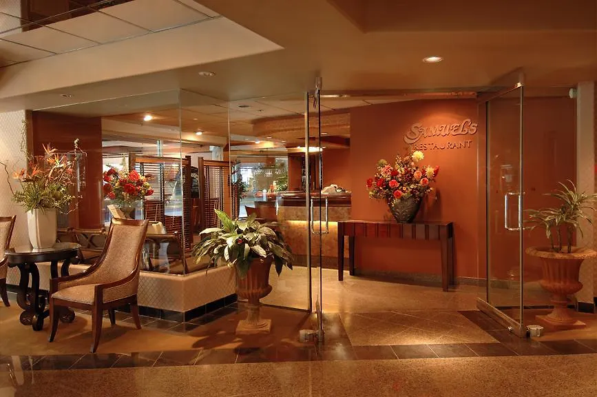 ***  Queen Victoria Hotel & Suites Canada