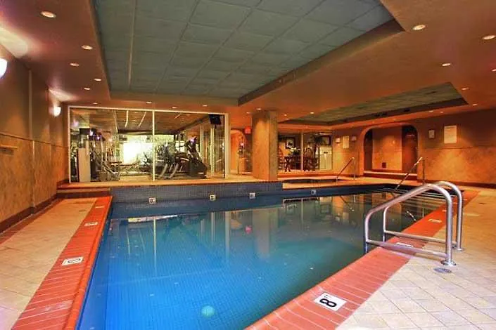 Queen Victoria Hotel & Suites